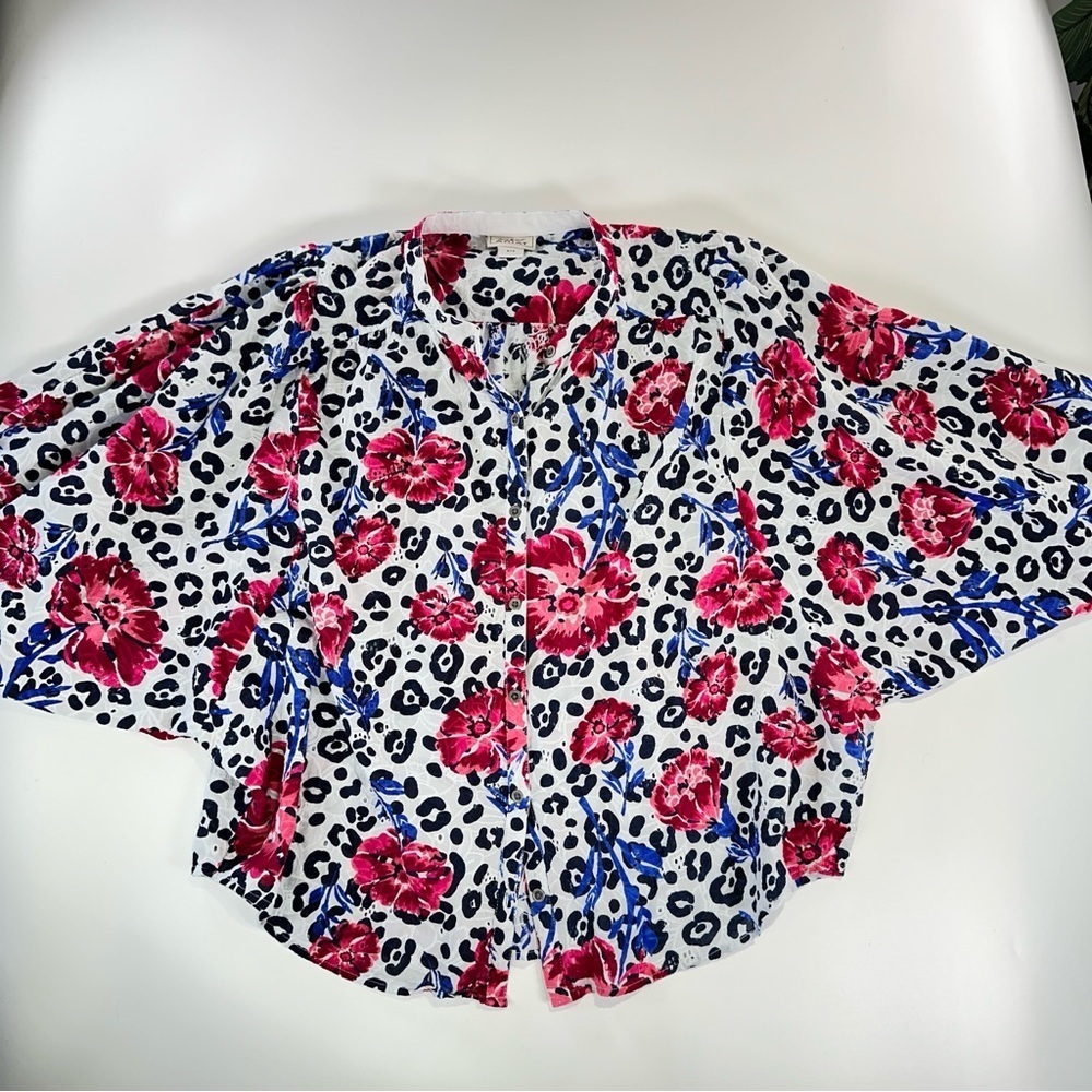 Ariat women’s eyelet blouse bold floral and animal print oversized size small - Picture 3 of 12